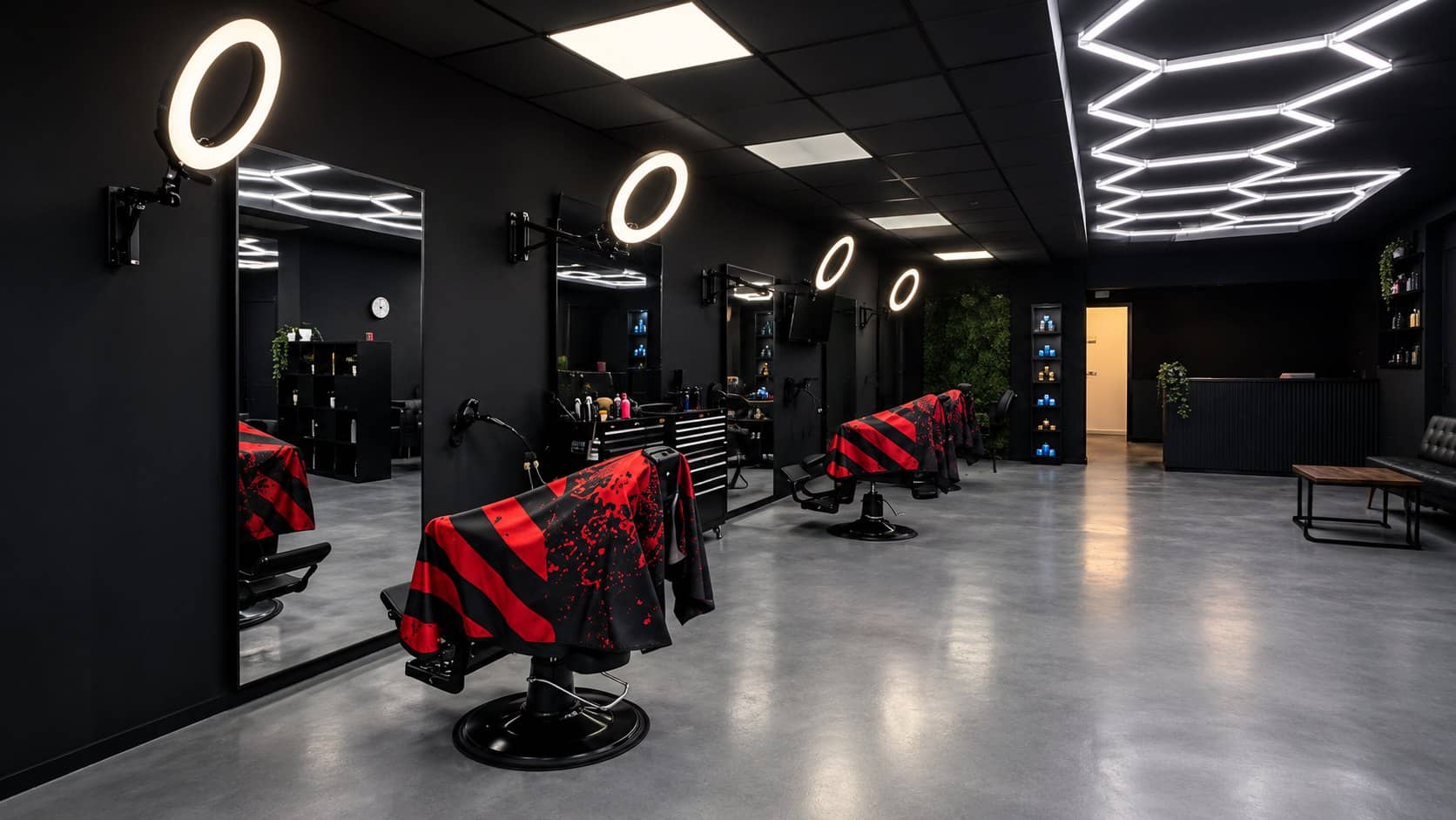 Werkplek met ringlamp en kappersstoel bij Kadir's Hairstyle